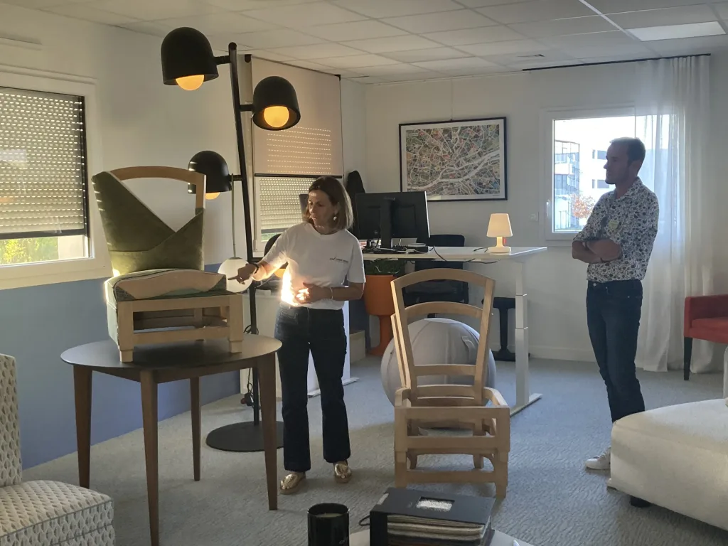 Atelier de conception dans un bureau lumineux
